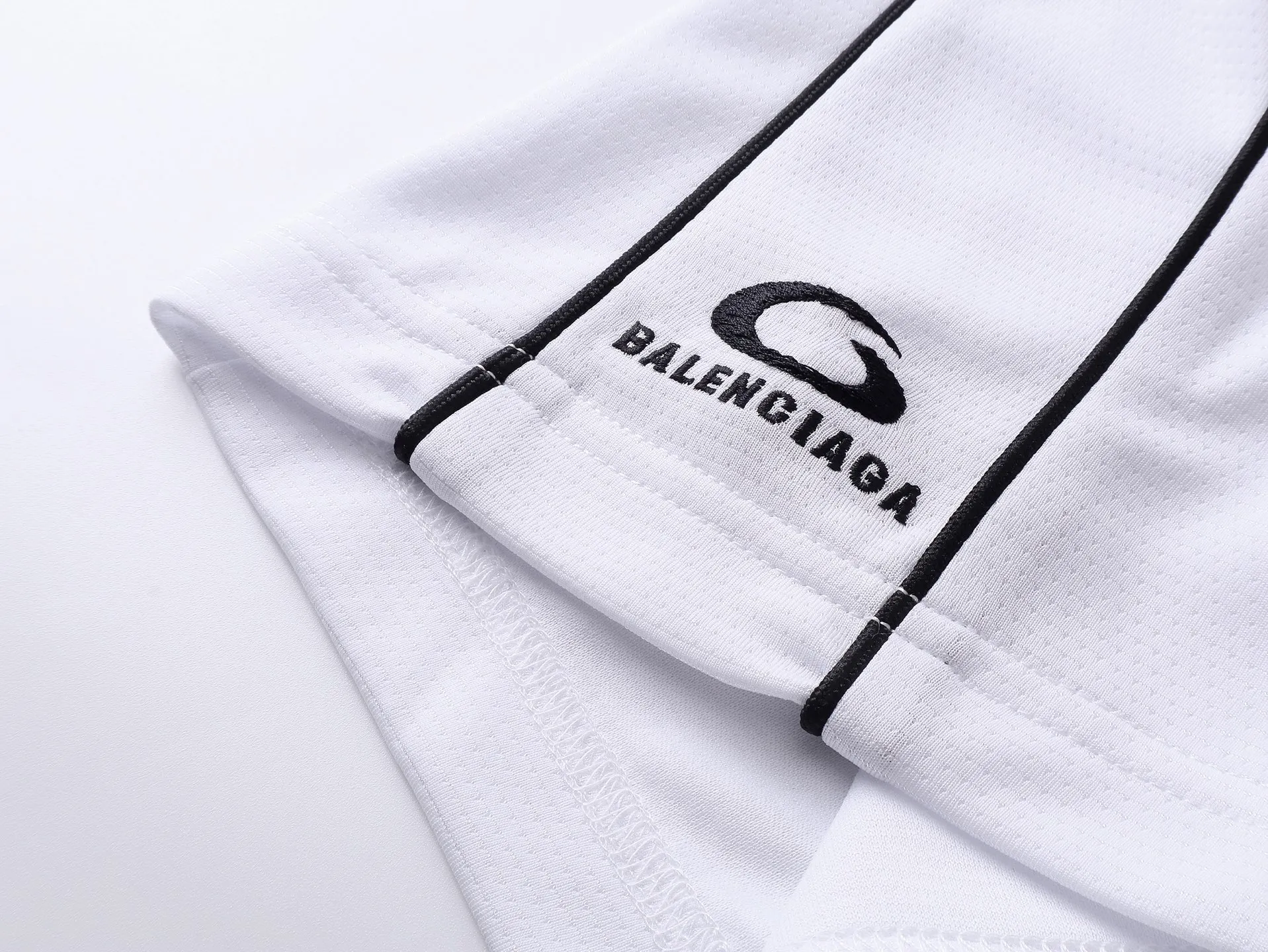 【 . Quality】BALENCI*GA/ Lamborghini ， ， ， T # 。 SS 25 New Arrival。 ， 。 。 ， ， ， 。 。 260 ， . ， 。 。 。 。 ， ， 。 . 。 OS . Same Style ：BL 253691 ：Black，White Size：XS S M L